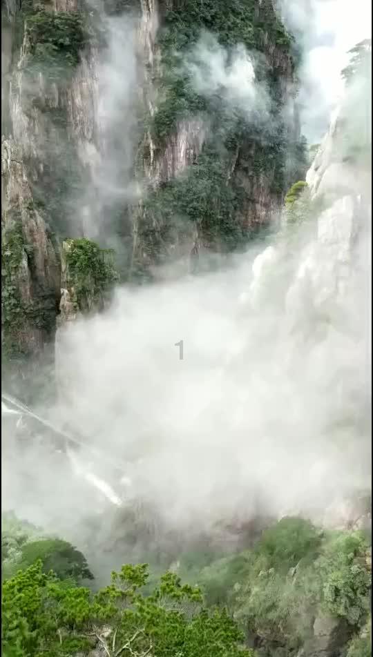 时尚芭比做美甲